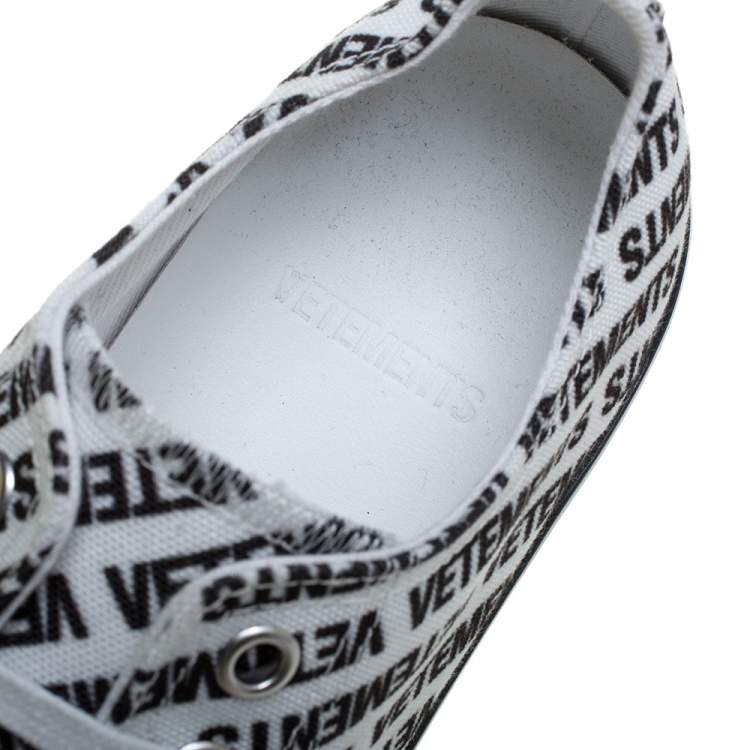 Pre Owned Vetements White/Black Logo Print Canvas Low Top Sneakers Size 44
