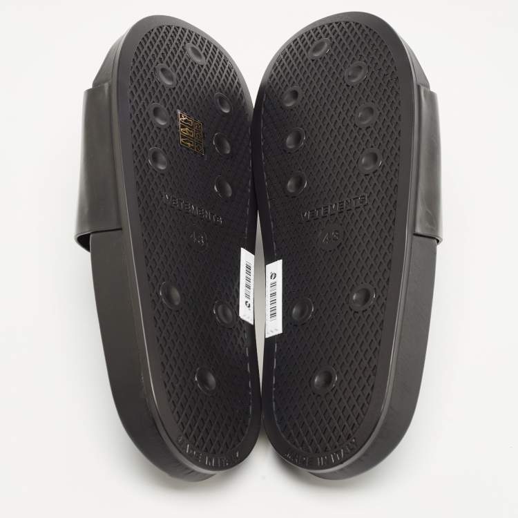 Pre Owned Vetements Black Leather Logo Flat Slides Size 43