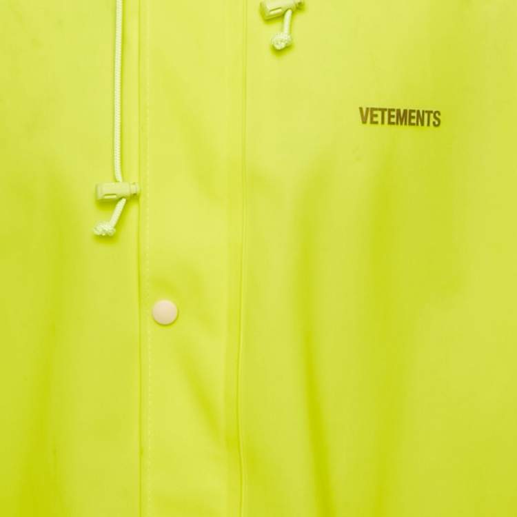 Pre Owned Vetements Neon Yellow Logo Print Synthetic Raincoat One Size