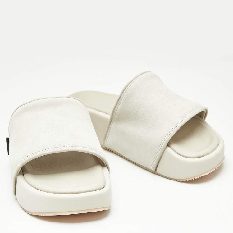 مملوكة مسبقًا Y-3 Grey Suede Platform Slide Sandals Size 40.5