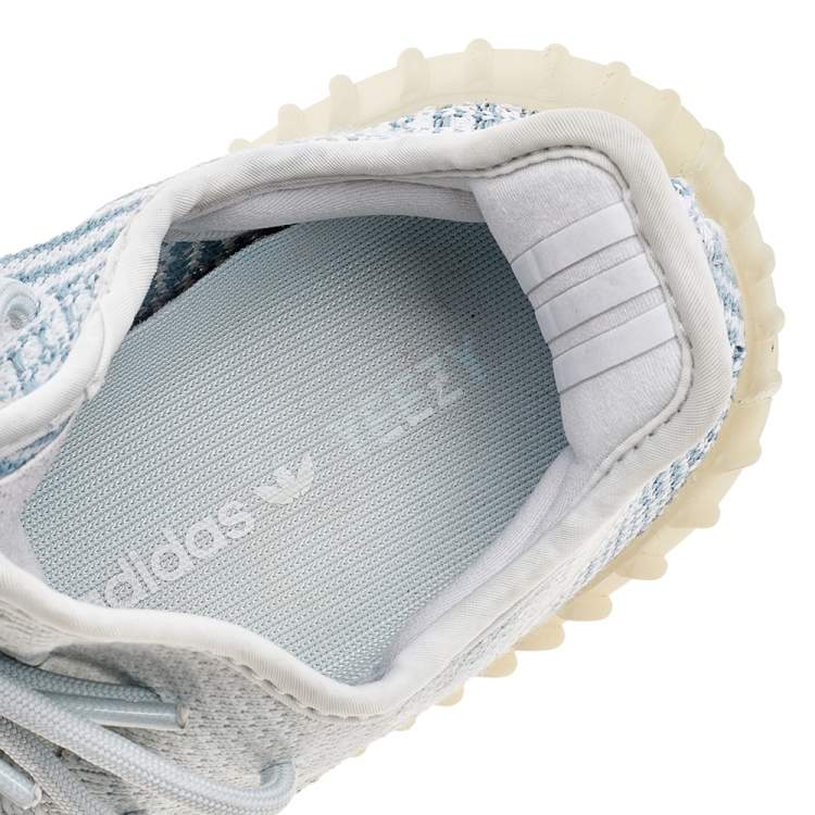 Pre Owned Yeezy x Adidas Blue/White Knit Fabric Boost 350 V2 Cloud White Low Top Sneakers Size 39 1/3