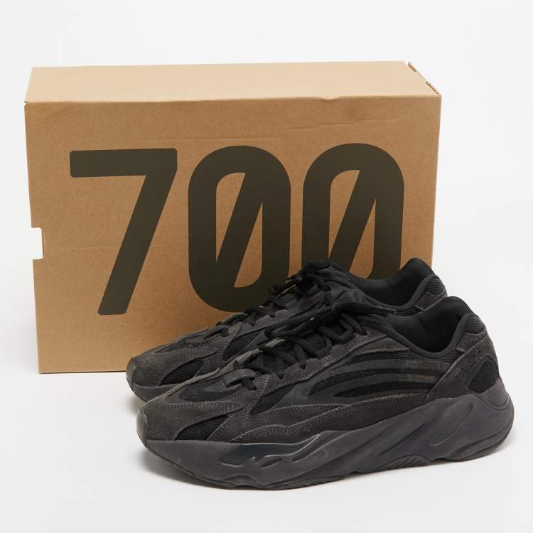 Pre Owned Yeezy x Adidas Black/Grey Suede And Canvas Boost 700 V2 Vanta Sneakers Size 44 2/3