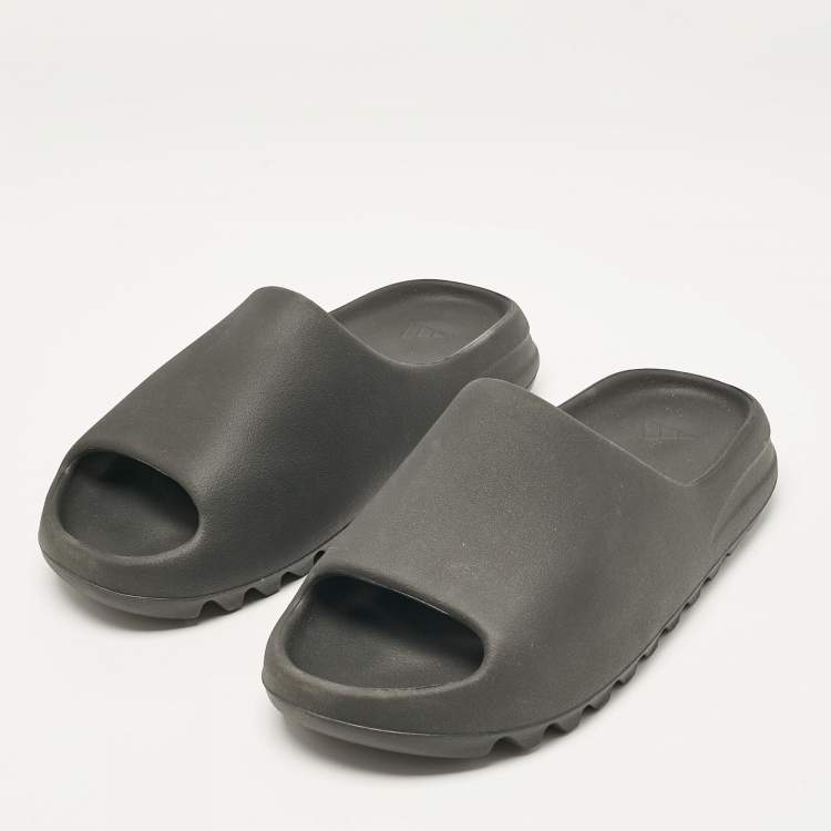 Pre Owned Yeezy x Adidas Black Rubber Onyx Slides Size 44.5