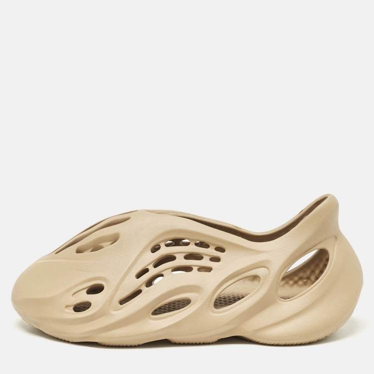 Pre Owned Yeezy x Adidas Beige Rubber Foam RNR Slip On Sneakers Size 46
