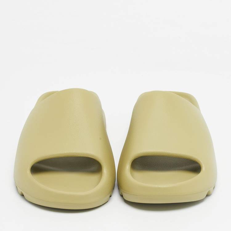 Pre Owned Yeezy x Adidas Light Green Rubber Resin Slides Size 43