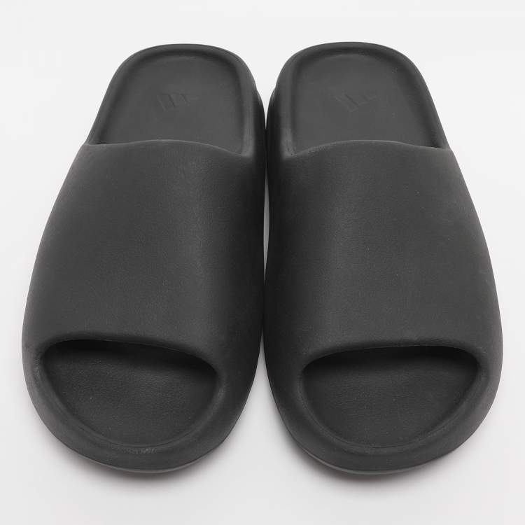 Pre Owned Yeezy x Adidas Black Rubber Onyx Slides Size 44.5
