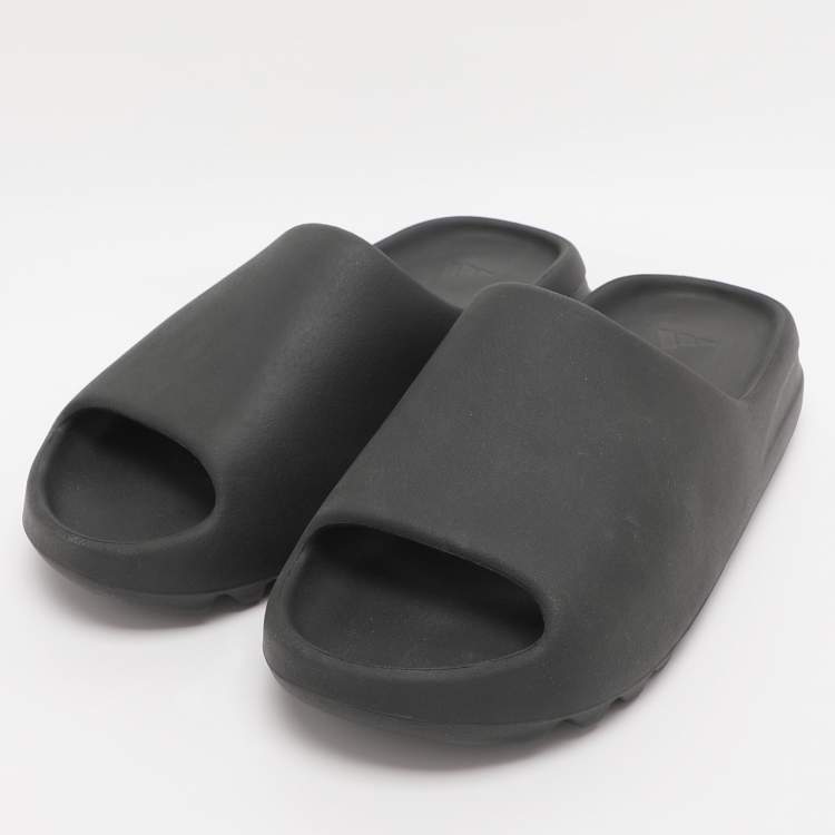Yeezy x Adidas Black Rubber Onyx Slides Size 44.5 Yeezy x Adidas