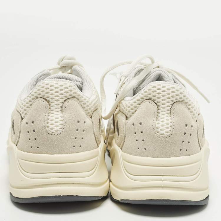 Pre Owned Yeezy x Adidas Boost 700 Analog Size 41 1/3 Off White Mesh and Suede Low Top Sneakers