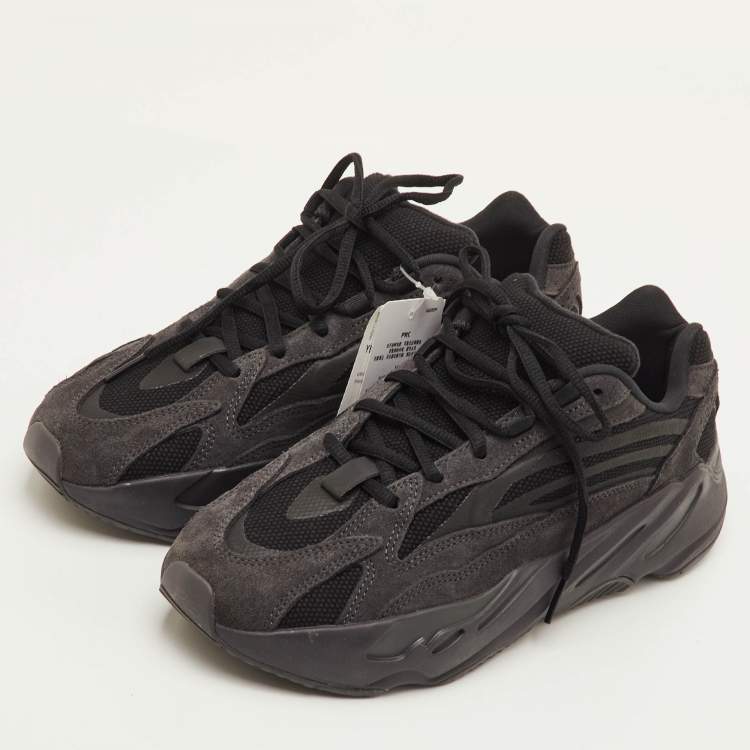 Pre Owned Yeezy x Adidas Boost 700 V2 Size 42 Black Canvas and Suede Low Top Sneakers