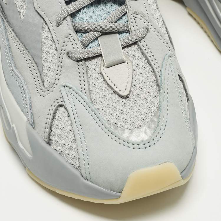 Pre Owned Yeezy x Adidas Boost 700 V2 Size 44 Blue/Grey Knit Fabric and Leather Low Top Sneakers