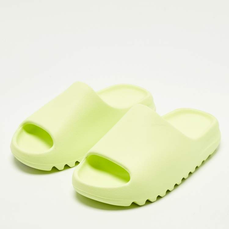 Pre Owned Yeezy x Adidas Size 42 Neon Green Rubber pool Slide