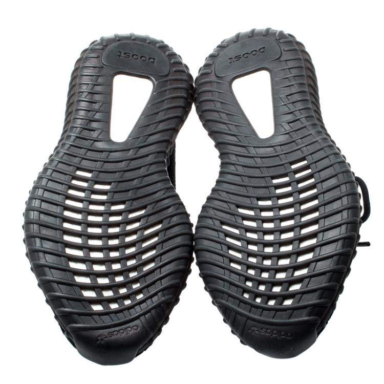 مملوكة مسبقًا Adidas Yeezy 350 Bred Sneakers US Size 9.5 EU Size 43 1/3