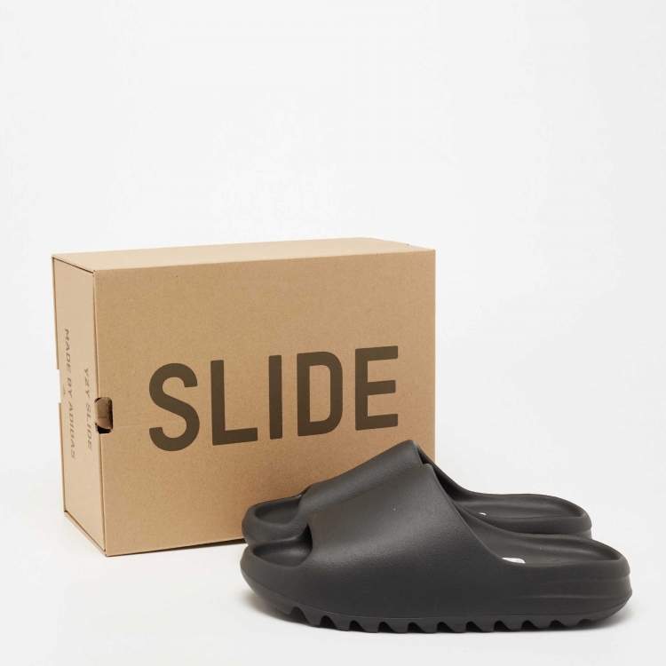 مملوكة مسبقًا Yeezy x Adidas Black Rubber 'Onyx' Slide Sandals Size 43