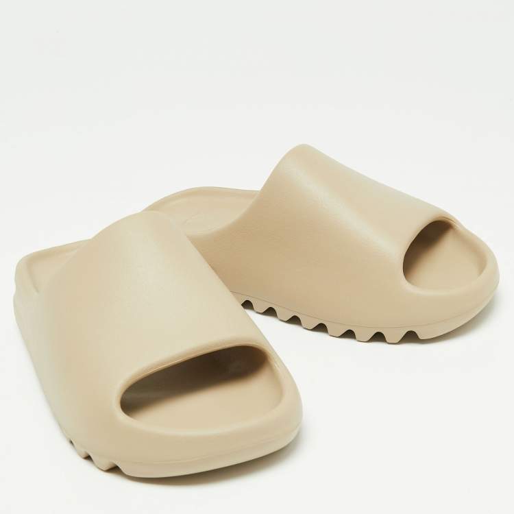Pre Owned Yeezy x Adidas Beige Rubber Slide Pure Sandals Size 42