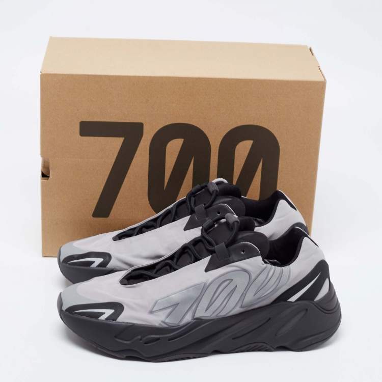مملوكة مسبقًا Adida x Yeezy Grey/Black Nylon Boost 700 MNVN Sneakers Size 45 1/3