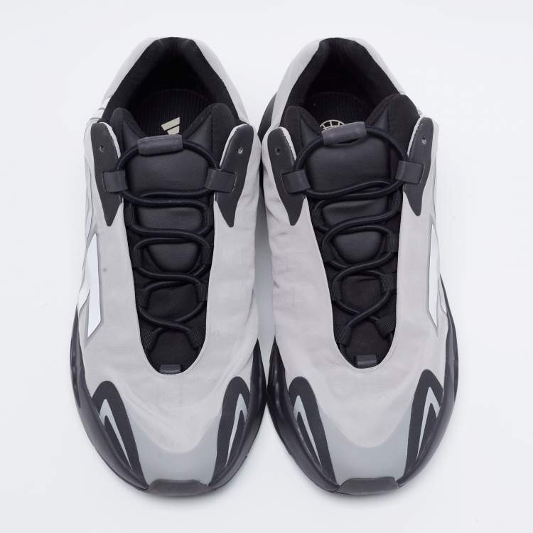 مملوكة مسبقًا Adida x Yeezy Grey/Black Nylon Boost 700 MNVN Sneakers Size 45 1/3