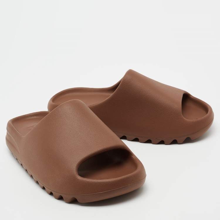 Pre Owned Yeezy x Adidas  Brown Rubber Ochre Slides  Size 43
