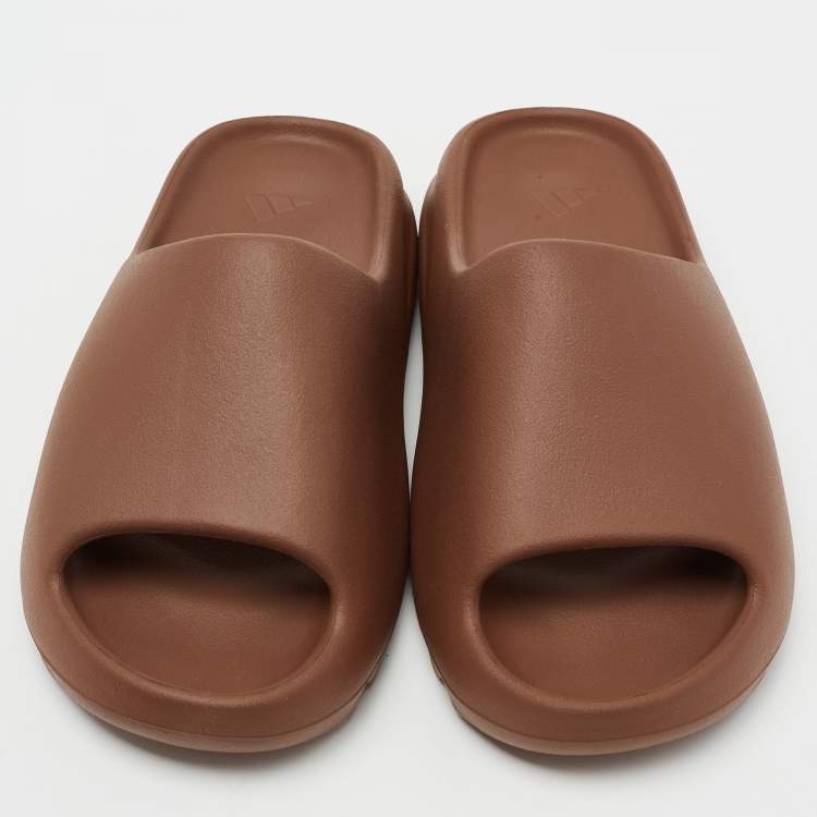 Pre Owned Yeezy x Adidas  Brown Rubber Ochre Slides  Size 43