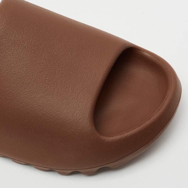 Pre Owned Yeezy x Adidas  Brown Rubber Ochre Slides  Size 43
