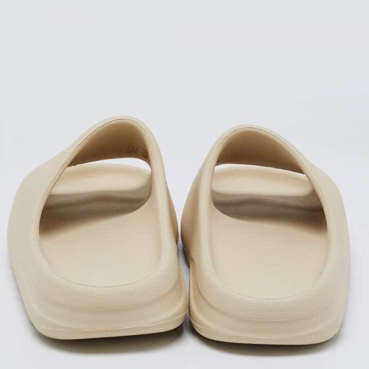 Pre Owned Yeezy x Adidas Beige Rubber Pure Slides Size 46