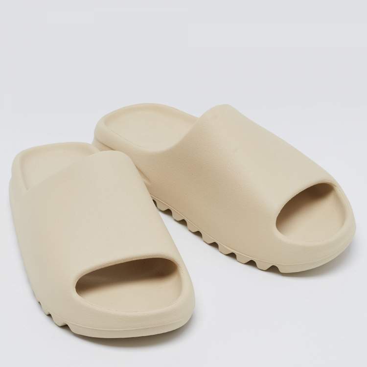 Pre Owned Yeezy x Adidas Beige Rubber Pure Slides Size 46