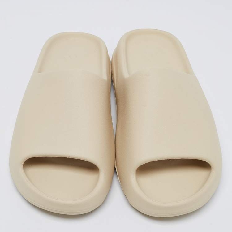 Pre Owned Yeezy x Adidas Beige Rubber Pure Slides Size 46