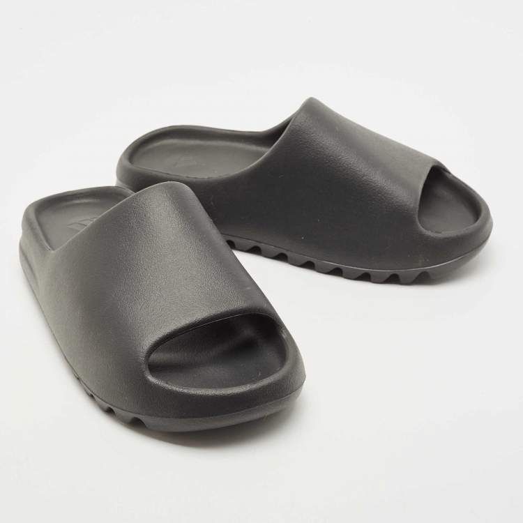 Pre Owned Adidas Black Rubber Yeezy Slide Onyx Slide Flats Size 43
