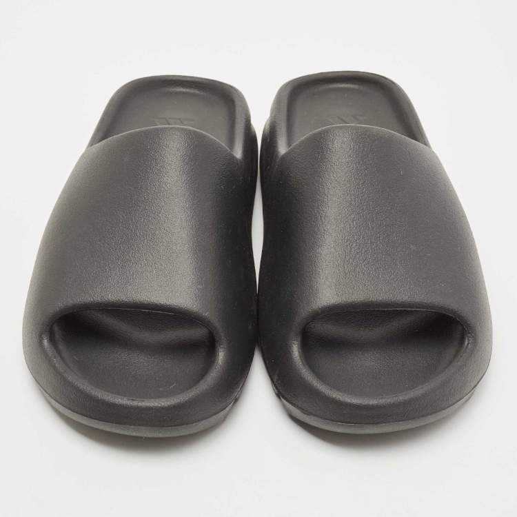 Pre Owned Adidas Black Rubber Yeezy Slide Onyx Slide Flats Size 43