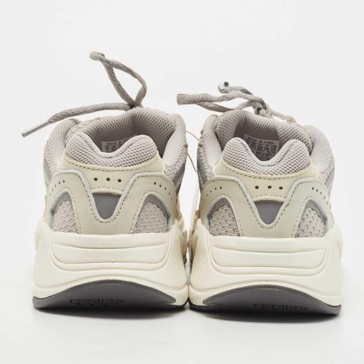Pre Owned Yeezy x Adidas Grey Fabric and Nubuck Boost 700 V2-cream Sneakers Size 40