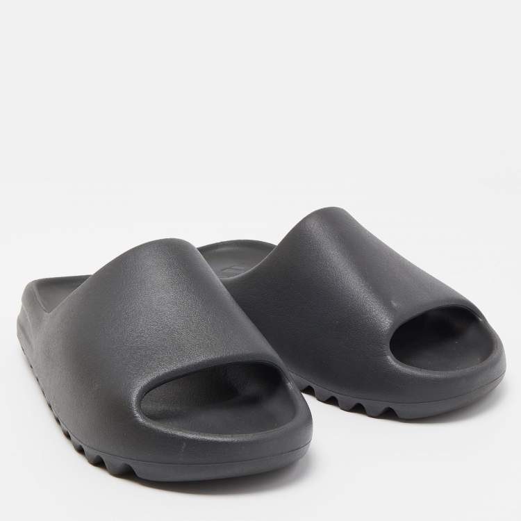 Pre Owned Yeezy x Adidas Black Rubber Onyx Slides Size 43