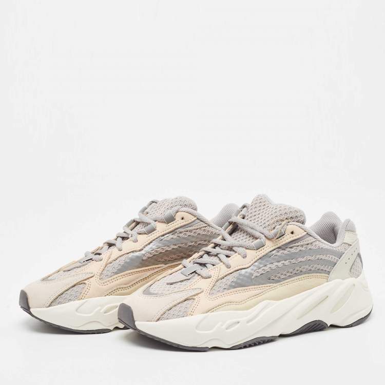 Yeezy 700 2024 v2 sizing