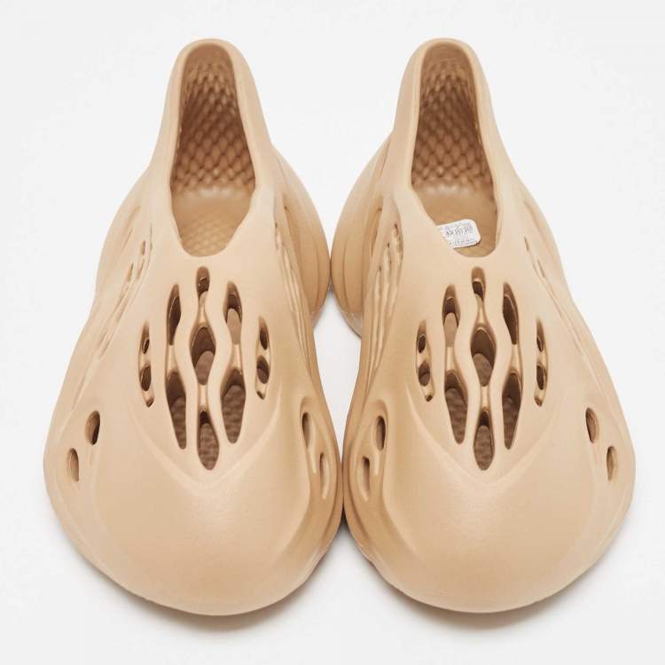 Pre Owned Yeezy x Adidas Brown Rubber Foam Runner Ochre Sneakers Size 42