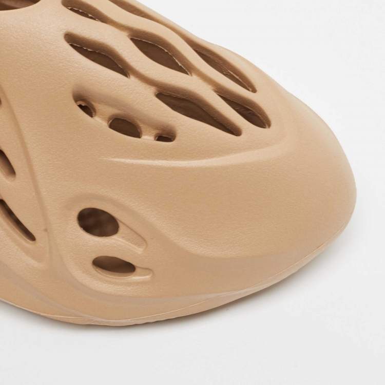 Pre Owned Yeezy x Adidas Brown Rubber Foam Runner Ochre Sneakers Size 42