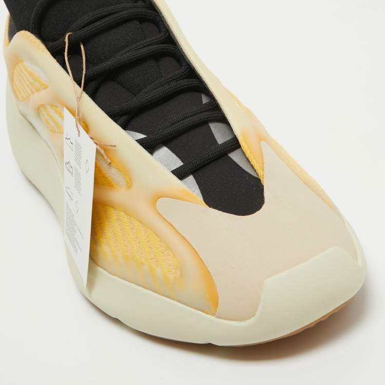 مملوكة مسبقًا Yeezy x Adidas Tricolor Mesh and Rubber 700 V3 Mono Safflower Sneakers Size 47 1/3