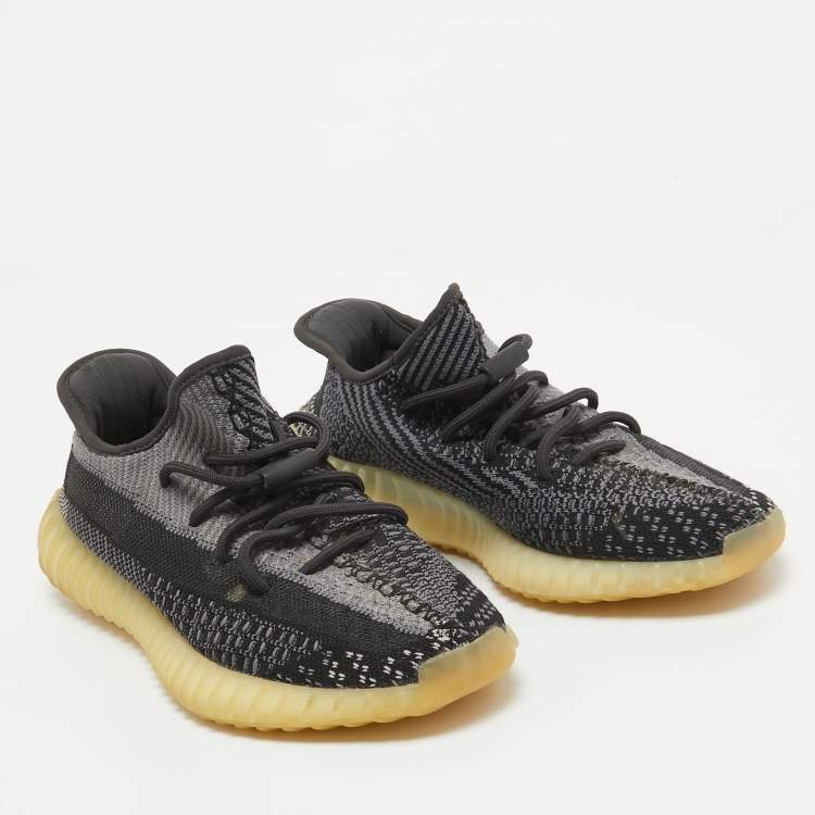 Pre Owned Yeezy x Adidas Black/Blue Knit Fabric Boost 350 V2 Carbon Sneakers Size 39 1/3 