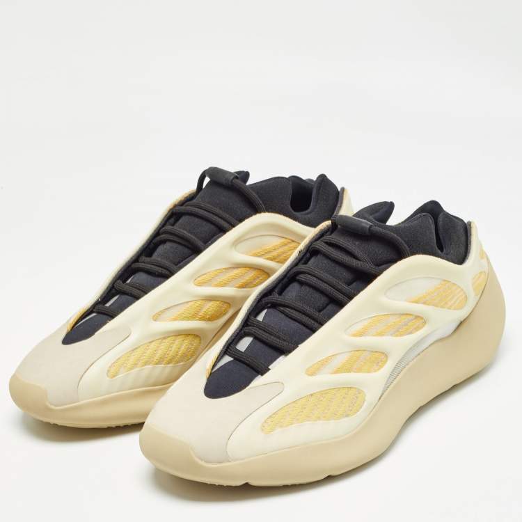 Pre Owned Yeezy x Adidas Tricolor Mesh and Rubber 700 V3 Mono Safflower Sneakers Size 45 1/3