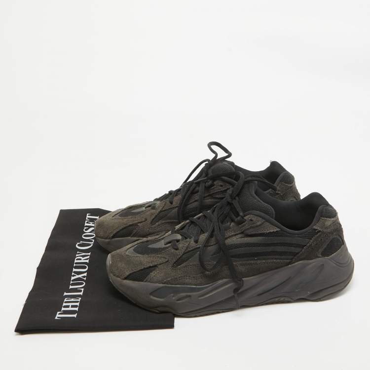 Pre Owned Yeezy x Adidas Black/Grey Suede And Canvas Boost 700 V2 Vanta Sneakers Size 42 2/3