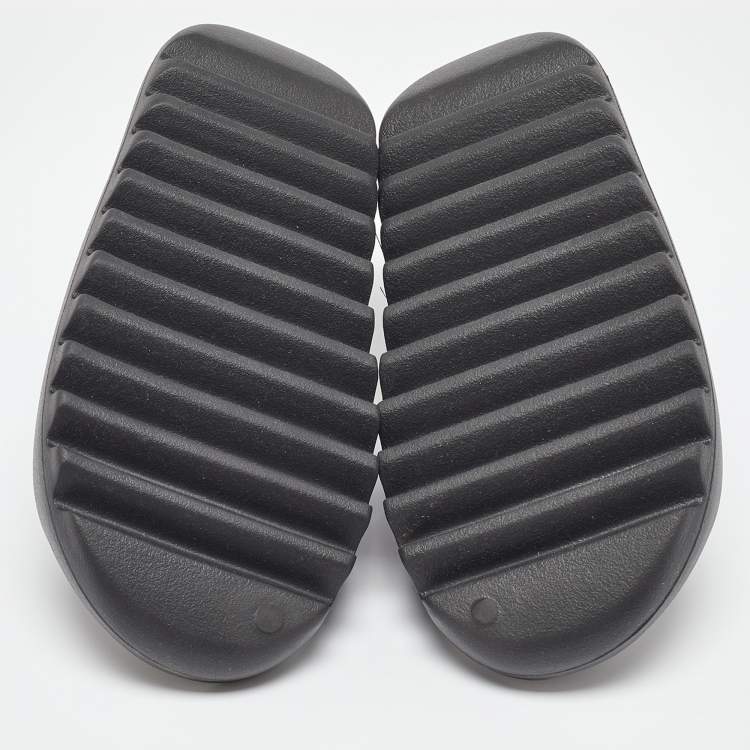 Pre Owned Yeezy x Adidas Black Rubber Slide Sandals 42