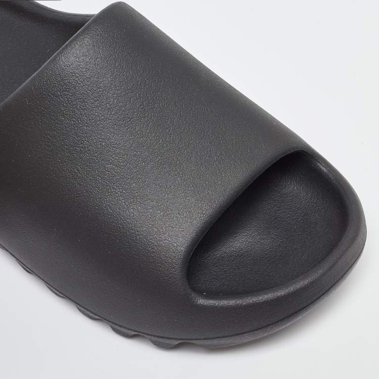 Pre Owned Yeezy x Adidas Black Rubber Slide Sandals 42