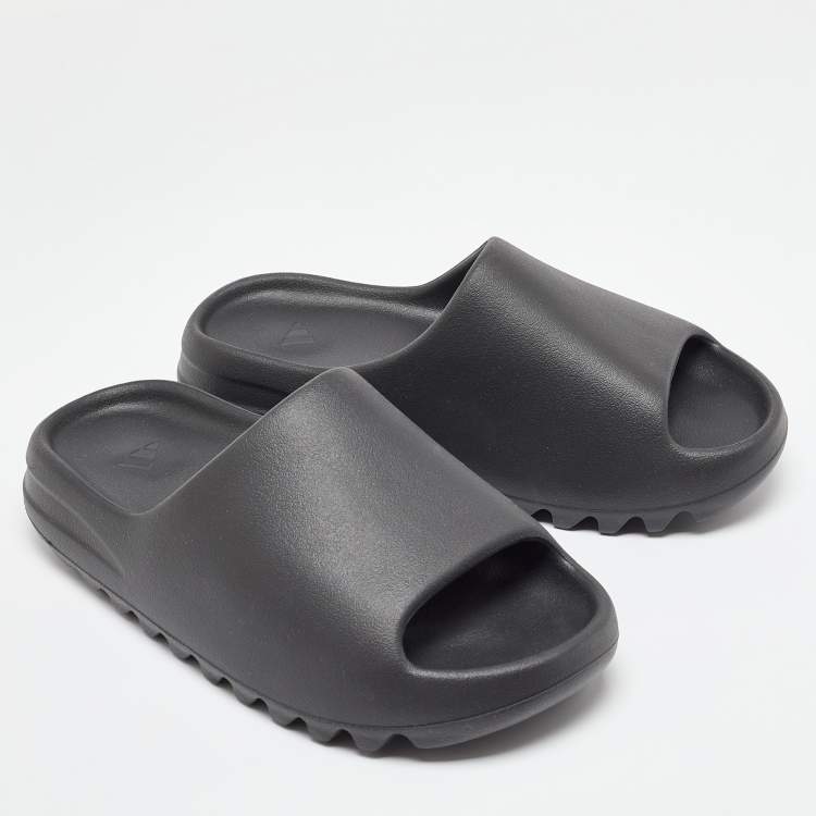 Pre Owned Yeezy x Adidas Black Rubber Slide Sandals 42