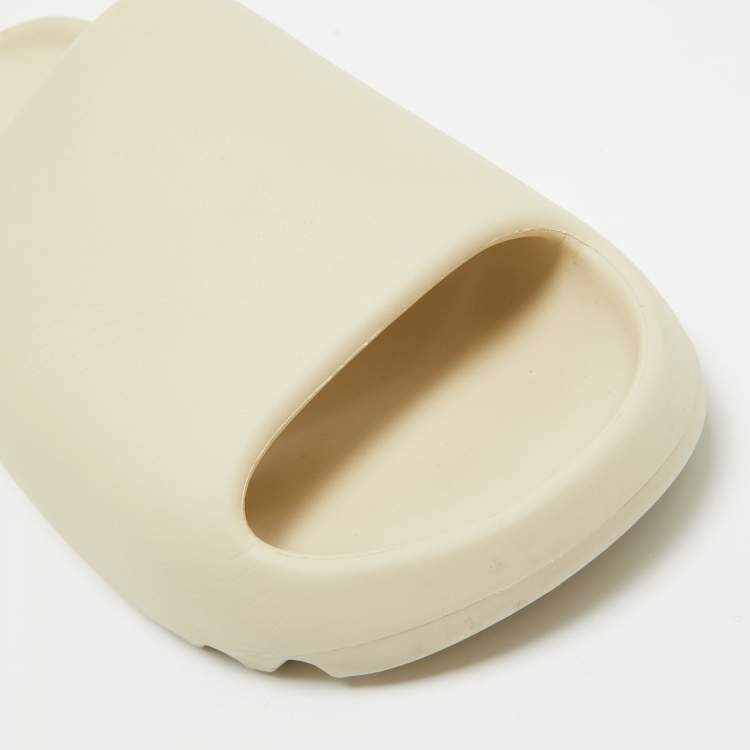 Pre Owned Yeezy x Adidas Cream Rubber Bone Slides Size 44