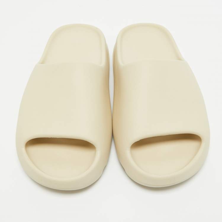Pre Owned Yeezy x Adidas Cream Rubber Bone Slides Size 44