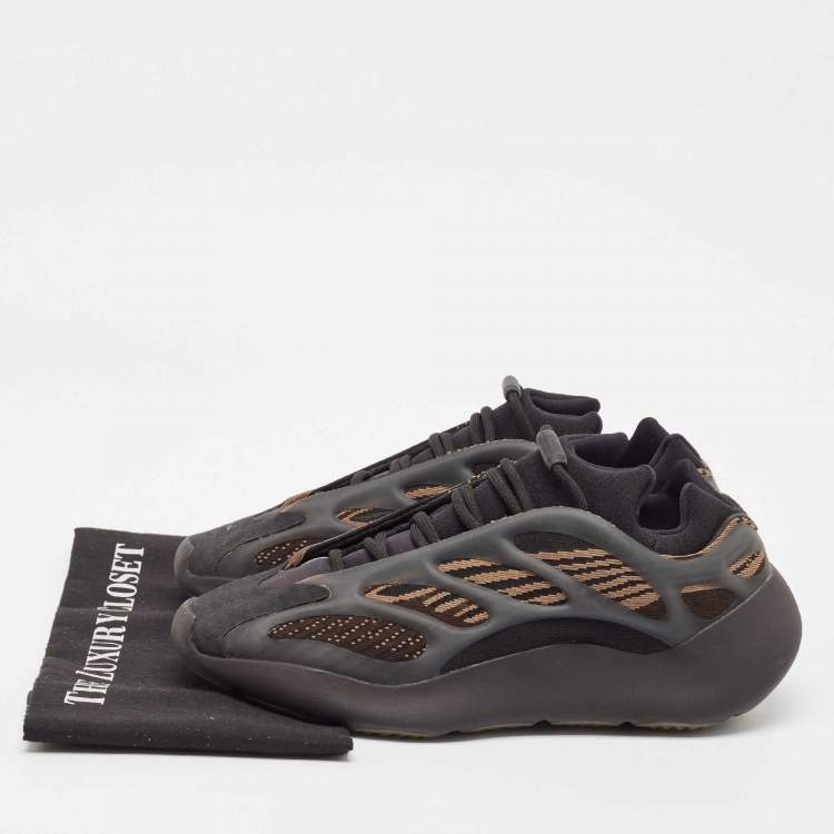 Pre Owned Yeezy x Adidas Brown/Black Knit Fabric and Rubber 700 V3 Clay Brown Sneakers Size 43 1/3