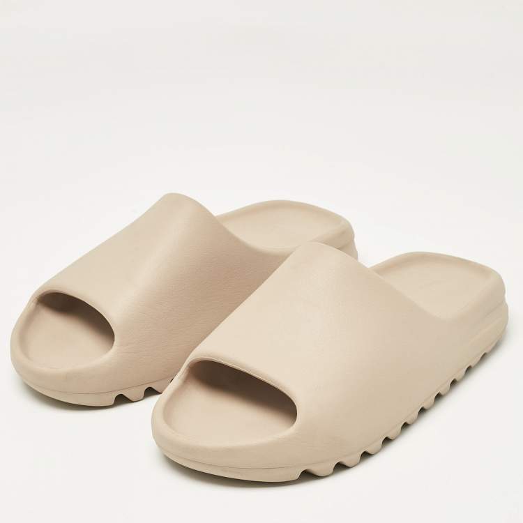 Pre Owned Yeezy x Adidas Beige Rubber Pure Slides Size 43