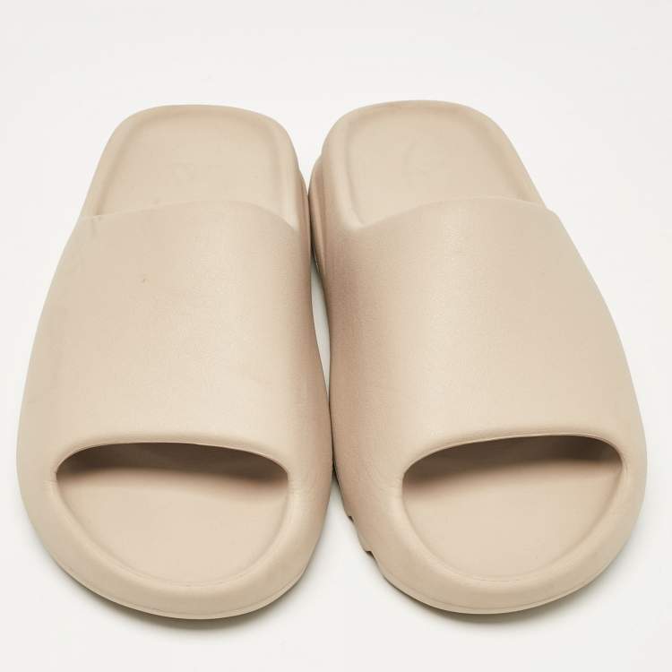 Pre Owned Yeezy x Adidas Beige Rubber Pure Slides Size 43