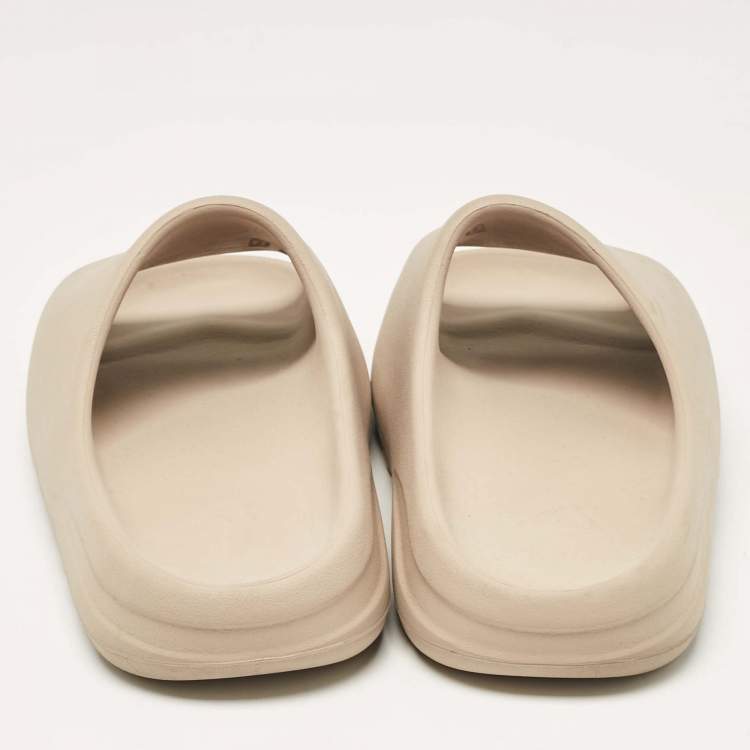 Pre Owned Yeezy x Adidas Beige Rubber Pure Slides Size 43