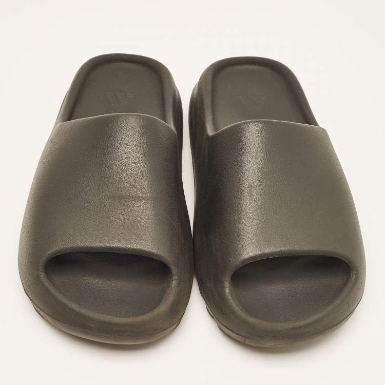 Pre Owned Yeezy x Adidas Black Rubber Onyx Slides Size 43