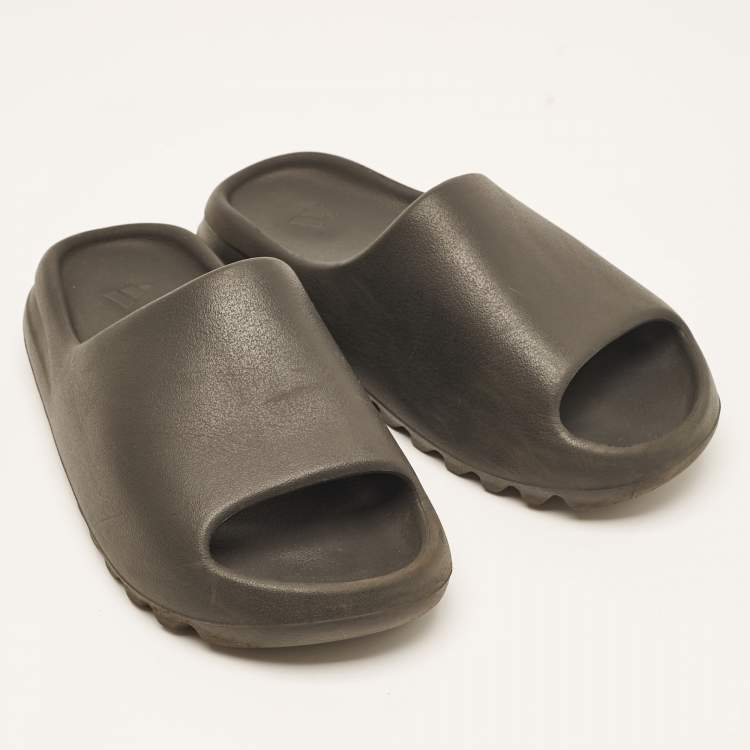 Pre Owned Yeezy x Adidas Black Rubber Onyx Slides Size 43