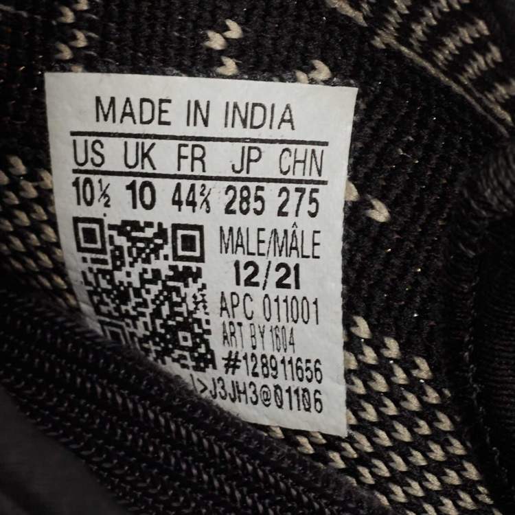 Pre Owned Yeezy x Adidas Black Knit Fabric Boost 350 V2 Core Black White Sneakers Size 44 2/3