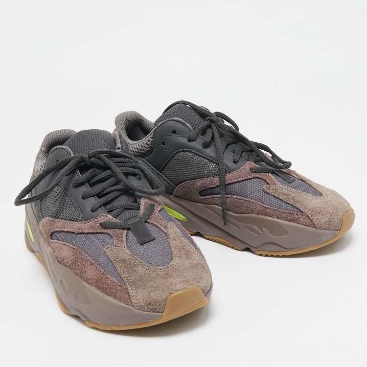 Pre Owned Yeezy x Adidas Multicolor Suede and Mesh Boost 700 V2 Mauve Sneakers Size 40 2/3